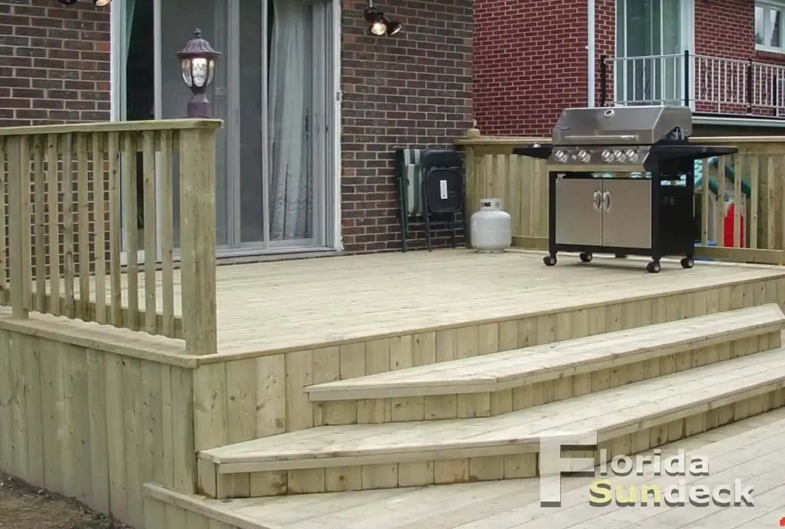 Deck in Pointe-Claire