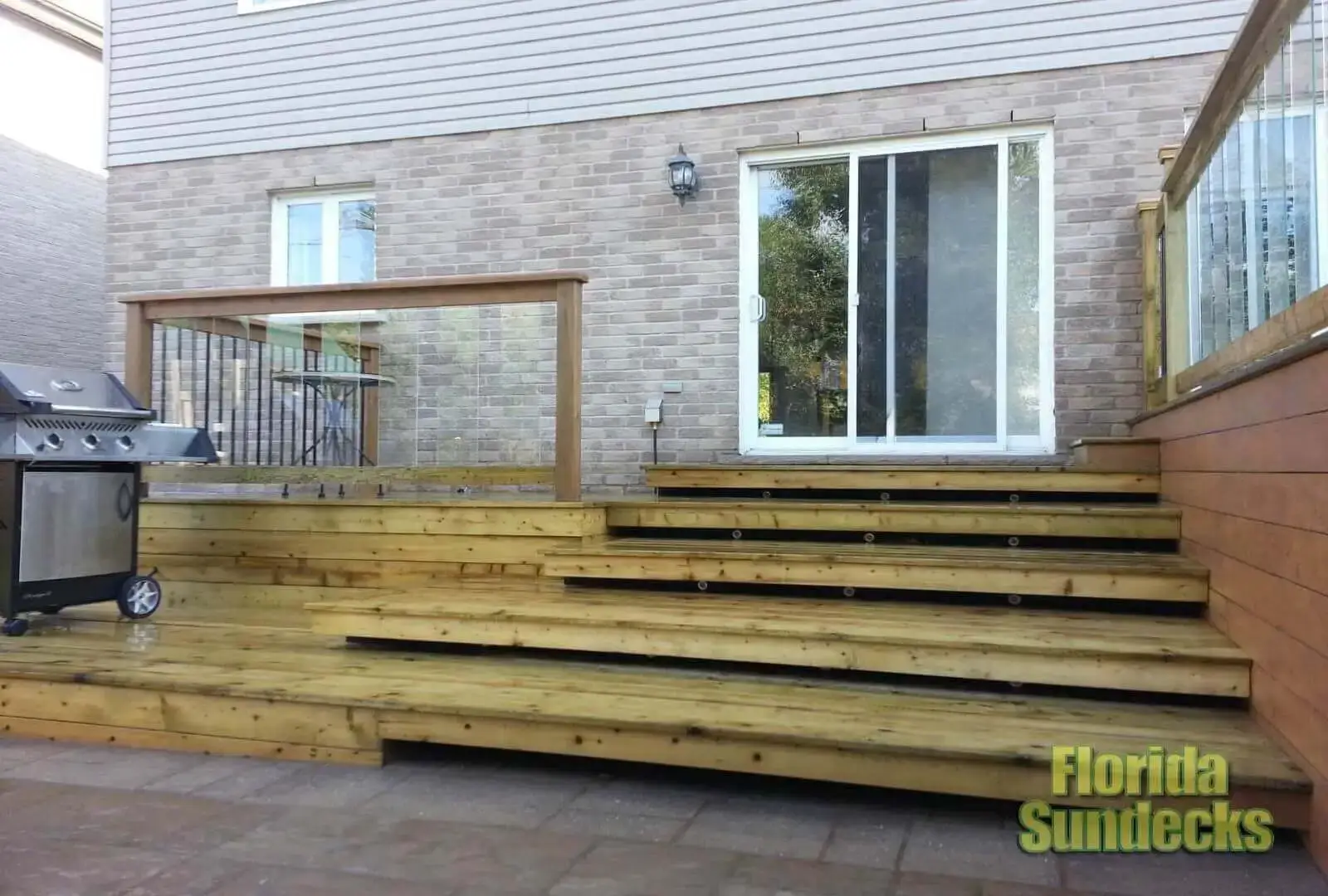 Deck in Vaudreuil