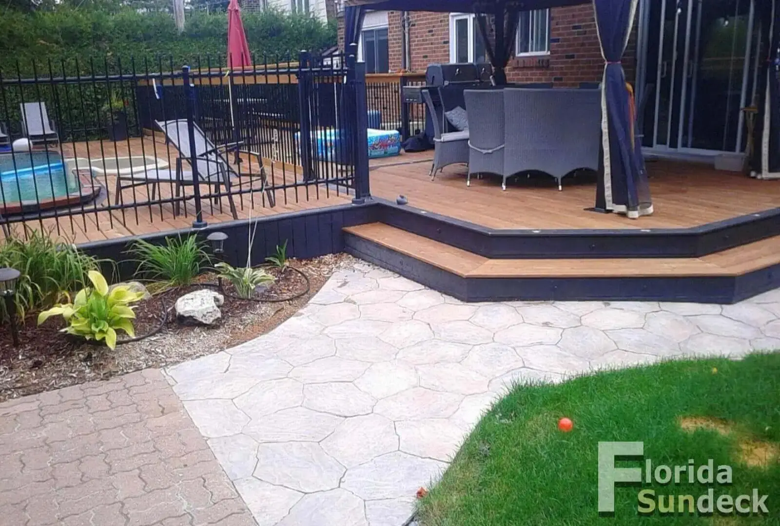 Deck in Saint-Lazare