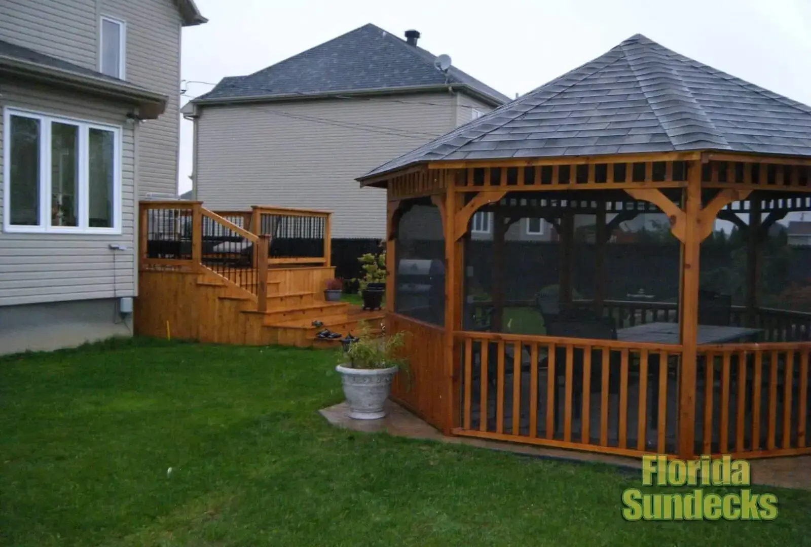 Deck in Pointe-Claire