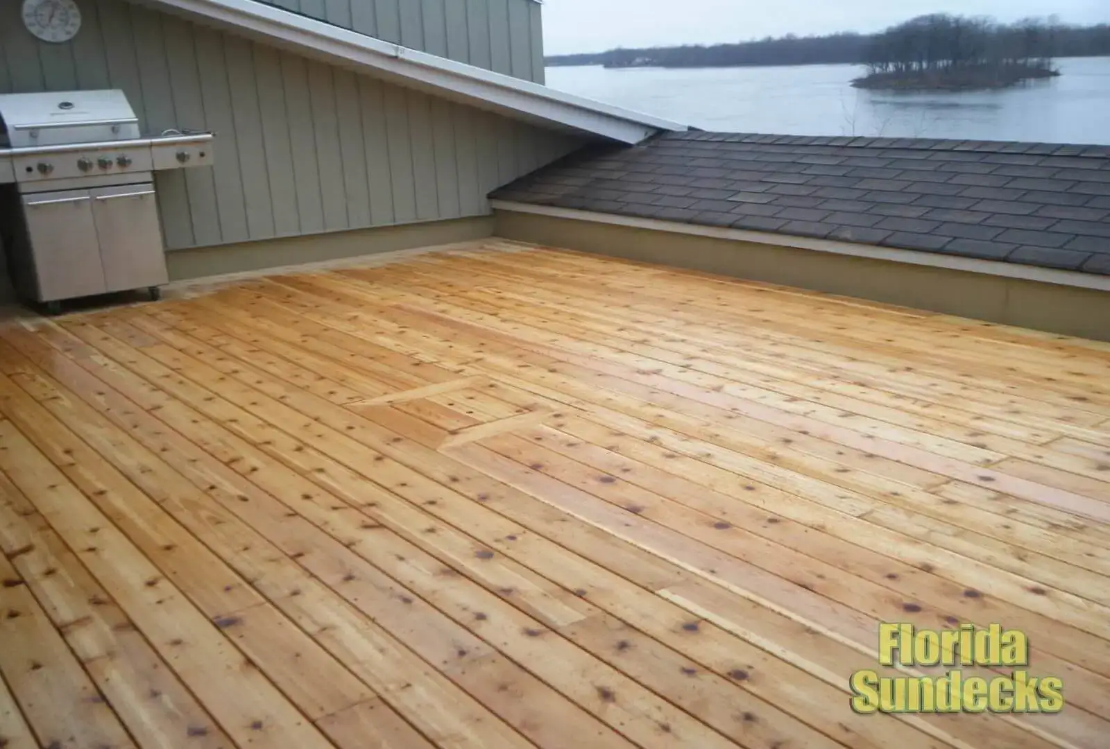 Deck in Pointe-Claire