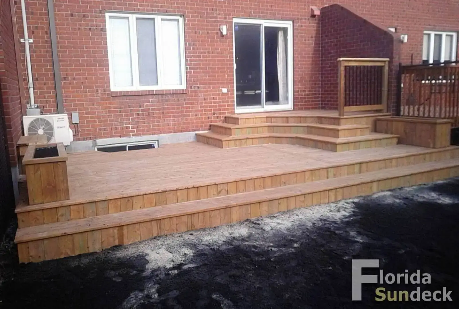 Deck in Saint-Lazare