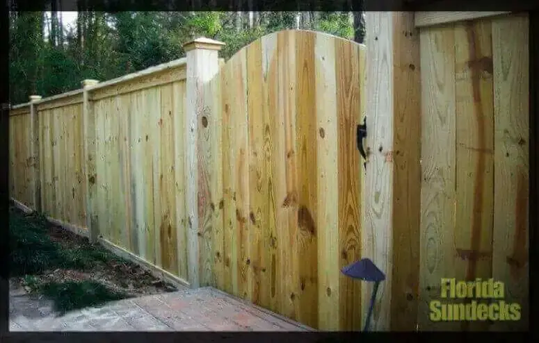 Cedar Wood Fence in Vaudreuil fence in St-Lazare