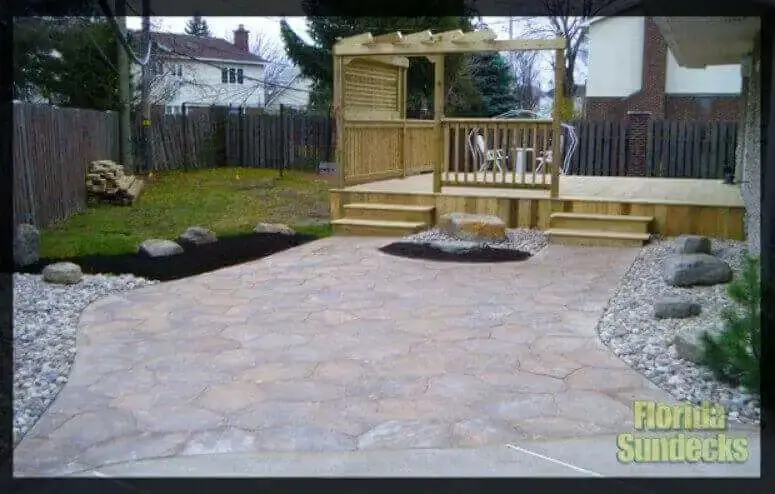 Unistone Backyard deck in Ile-Perrot unistone Ile-Perrot