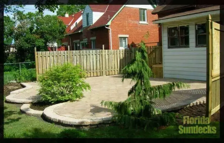 Unistone Backyard townhouse Patio in St Lazare unistone St-Lazare